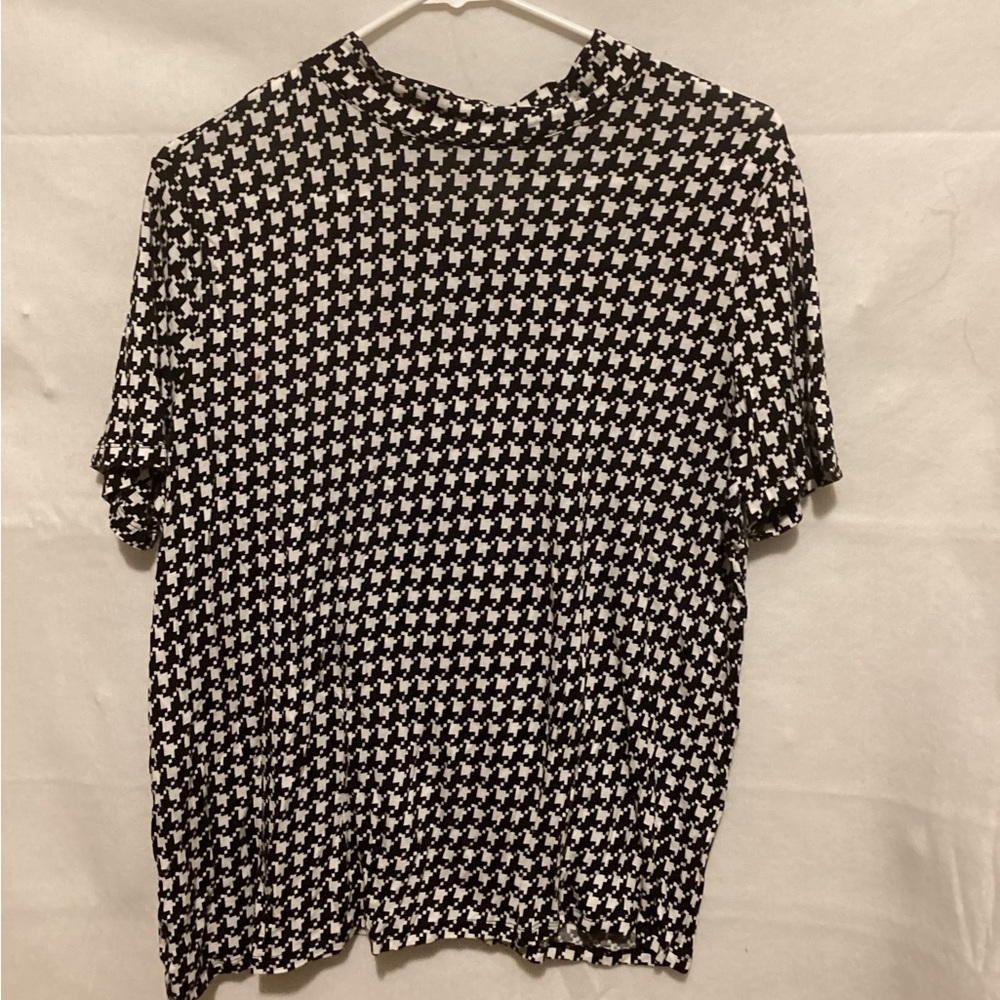 14TH & UNION women’s top pre owned size M